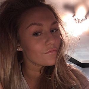 Meet your Posher, Leah